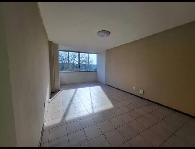 3 BEDROOM PROPERTY TO RENT IN FLORIDA LAKE